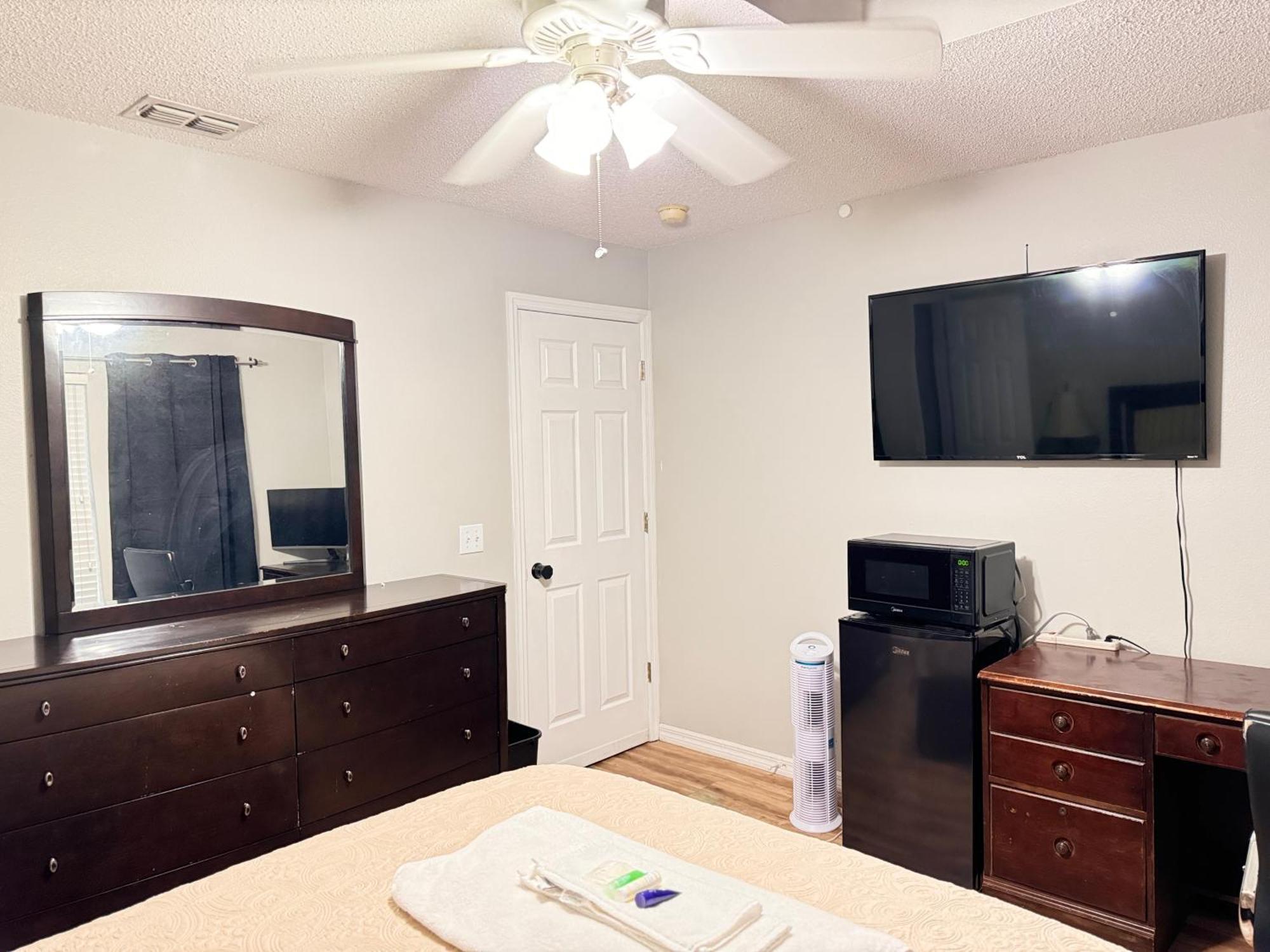 2 Private Rooms In A Quiet Neighborhood Can Book Up To 4 People Orlando Exterior photo